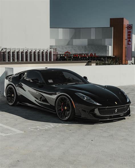 renner ferrari black